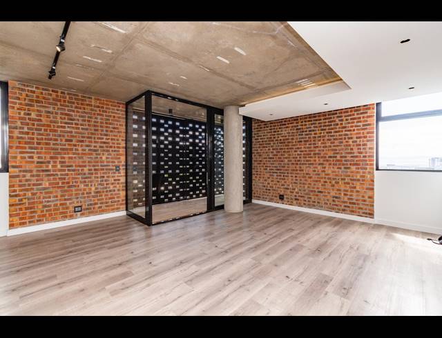 2 BEDROOM APARTMENT TO LET IN DE WATERKANT